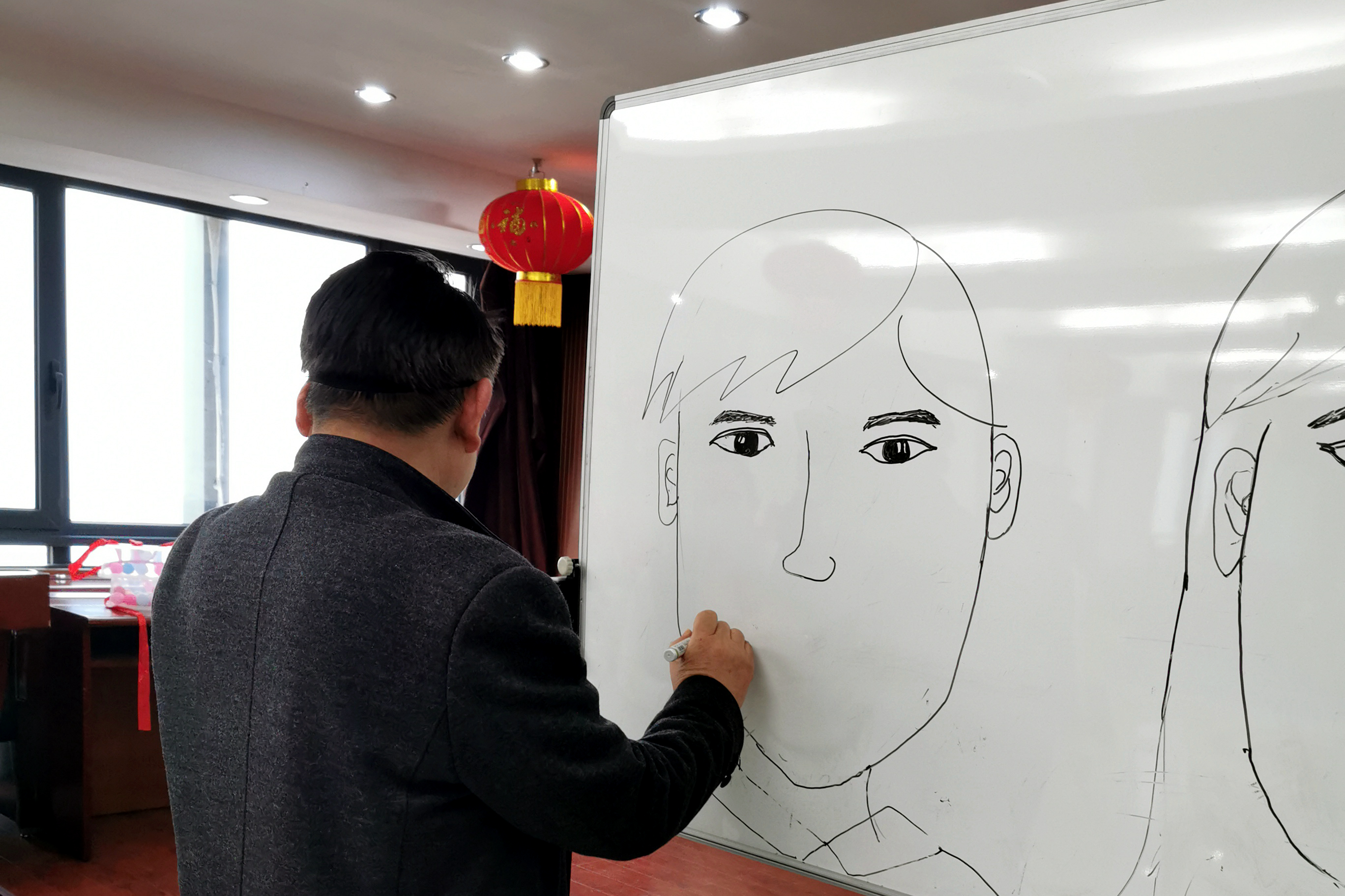 主任畫(huà)像.jpg